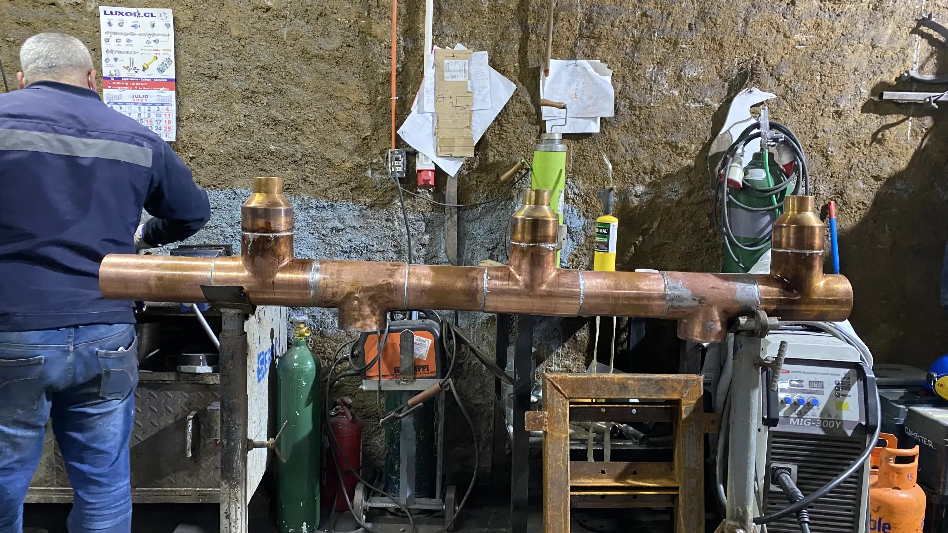 Piping inoxidable en sala de bombas — SHSILVA